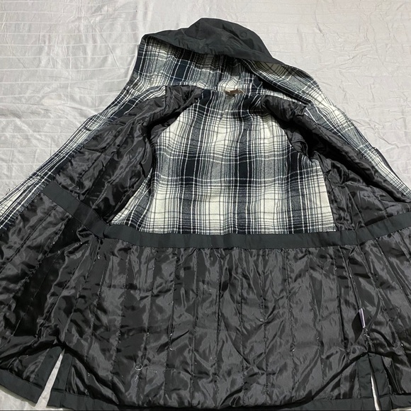 Black Rain Coat ☔️ - Picture 4 of 7